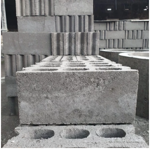 bataco / batako besar lubang /meter persegi (m2)